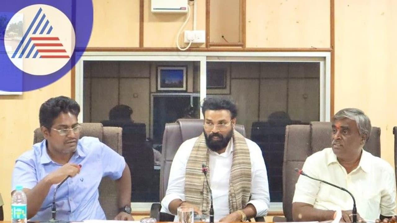 Ballari Utsav: ವಿಜಯನಗರ ಜಿಲ್ಲೆ ವಿಭಜನೆ ಬಳಿಕ ಇದೇ ಮೊದಲ ಬಾರಿಗೆ ಬಳ್ಳಾರಿ ಉತ್ಸವ Ballari Utsav: ವಿಜಯನಗರ ಜಿಲ್ಲೆ ವಿಭಜನೆ ಬಳಿಕ ಇದೇ ಮೊದಲ ಬಾರಿಗೆ ಬಳ್ಳಾರಿ ಉತ್ಸವ