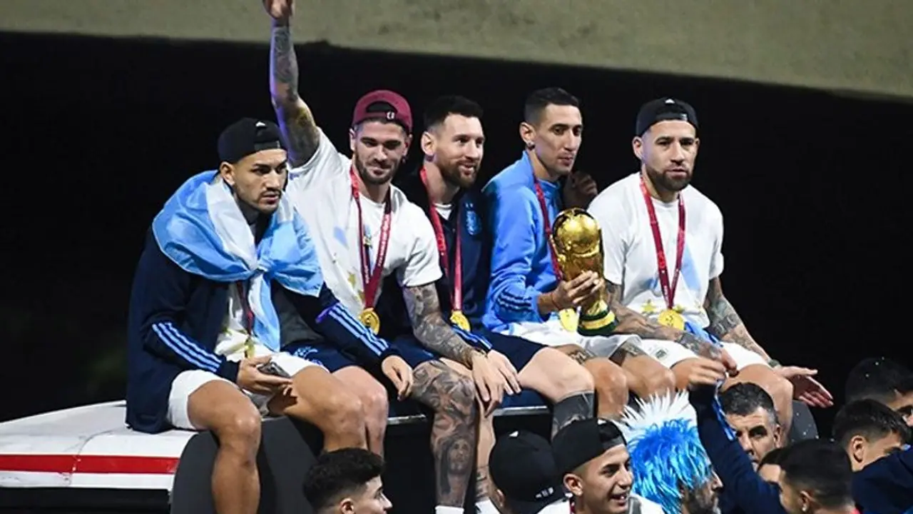 A Messi end! Memes carpet bomb Argentina stars after escaping disaster during World Cup celebration parade A Messi end! Memes carpet bomb Argentina stars after escaping disaster during World Cup celebration parade