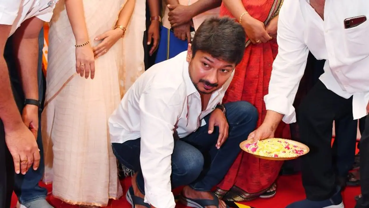 சேப்பாக்கம் தொகுதியில் விளையாட்டு மையம்; அடிக்கல் நாட்டினார் அமைச்சர் உதயநிதி சேப்பாக்கம் தொகுதியில் விளையாட்டு மையம்; அடிக்கல் நாட்டினார் அமைச்சர் உதயநிதி