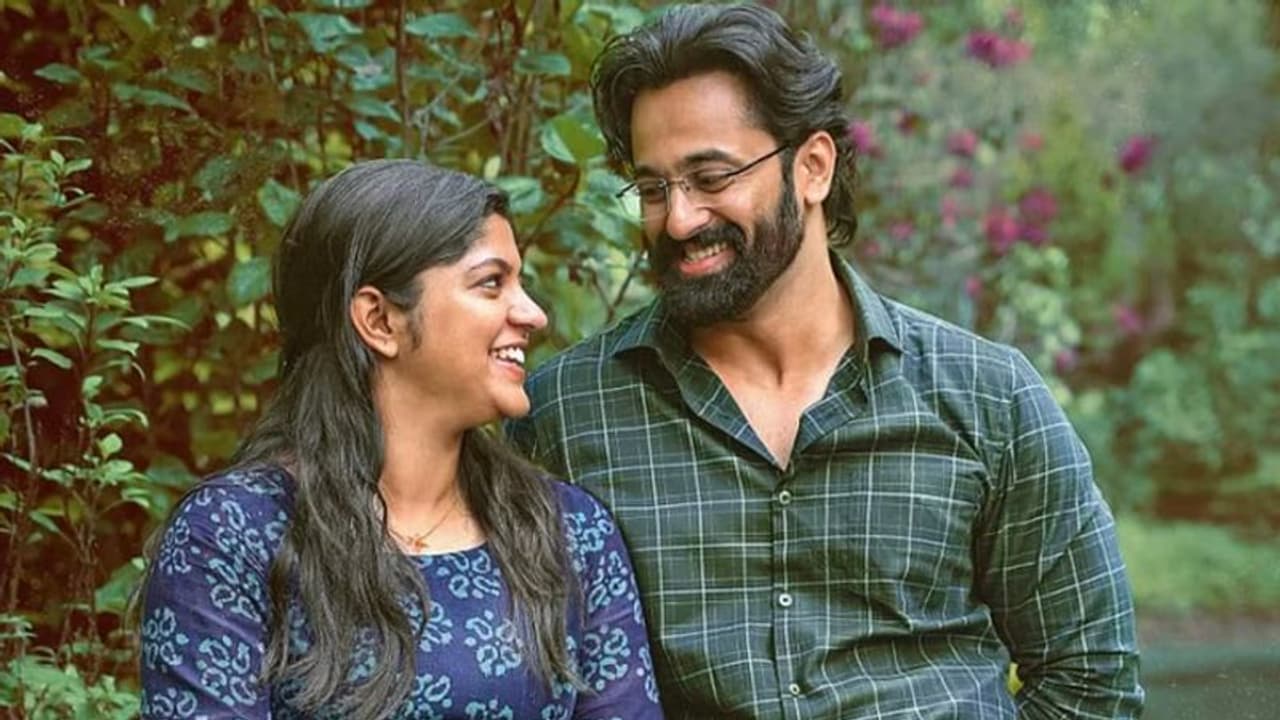  'മിണ്ടിയും പറഞ്ഞും' അപര്‍ണ ബാലമുരളിയും ഉണ്ണി മുകുന്ദനും, ചിത്രം പ്രദര്‍ശനത്തിന് തയ്യാറായി