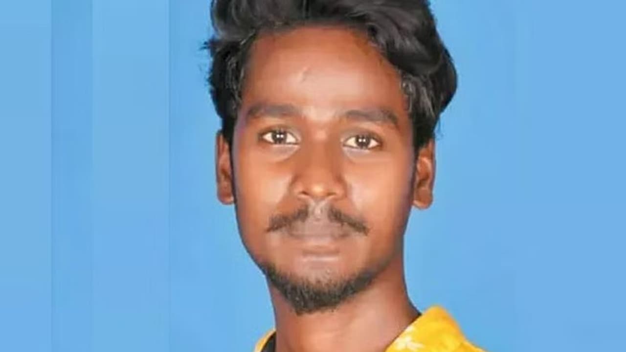 ஃபுல் மப்பில் வீடியோ கால் பேசிக்கொண்டிருந்த போதே துண்டித்த காதலி.. விஜய் மக்கள் இயக்க நிர்வாகி விபரீத முடிவு.!