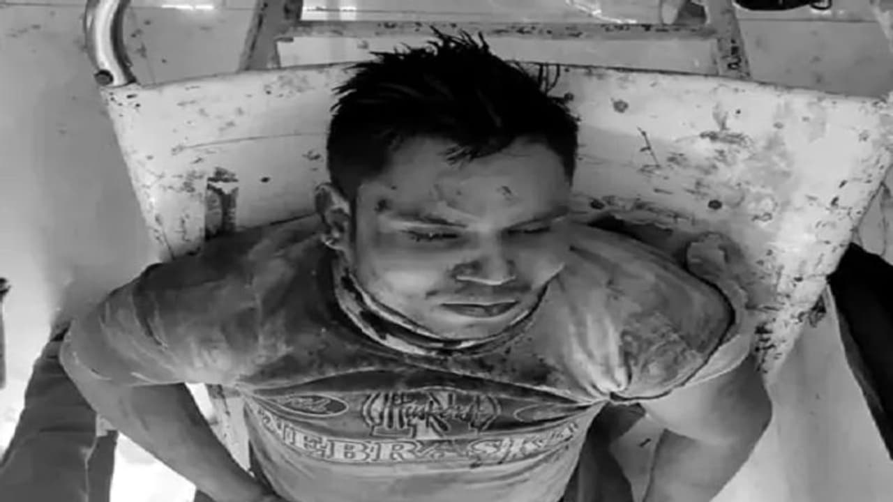 मथुरा: पैसों की लेन देन में युवक की बेरहमी से पीट पीटकर हत्या, पत्नी बोली दोस्तों ने किया सिर पर डंडे से वार