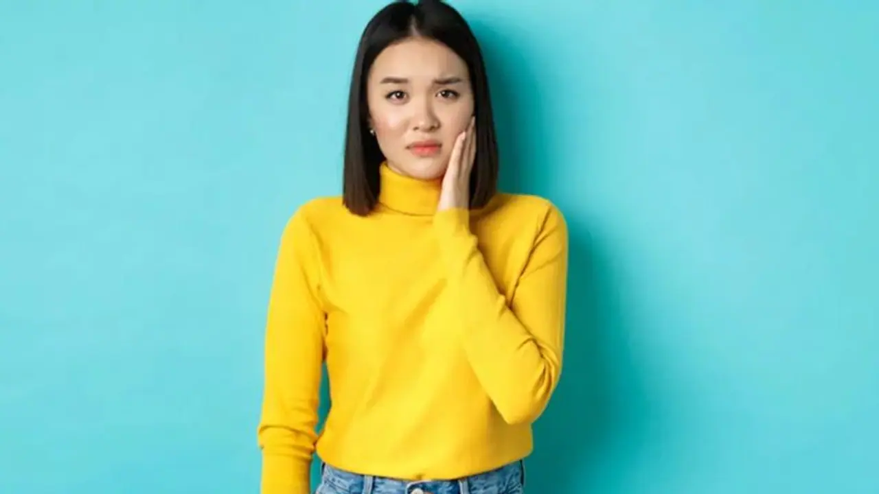 एक थप्पड़ इंसान को बना सकता है जवां और खूबसूरत, जानें स्लैप थेरेपी से मिलने वाले बेहतरीन फायदे एक थप्पड़ इंसान को बना सकता है जवां और खूबसूरत, जानें स्लैप थेरेपी से मिलने वाले बेहतरीन फायदे