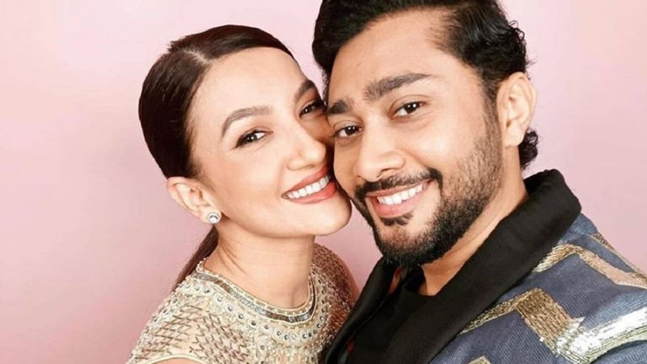 मां बनने वाली हैं 39 साल की गौहर खान, 'BIGG BOSS' की पूर्व विजेता ने क्यूट अंदाज में दी खुशखबरी मां बनने वाली हैं 39 साल की गौहर खान, 'BIGG BOSS' की पूर्व विजेता ने क्यूट अंदाज में दी खुशखबरी