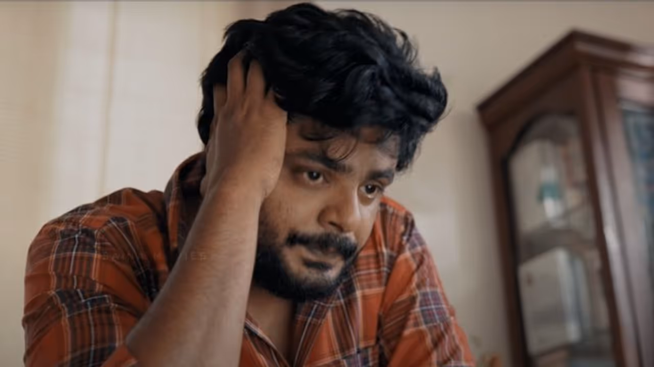 കൊവിഡ് കാലം പശ്ചാത്തലമാക്കി 'റൂട്ട് മാപ്പ്'; മക്ബൂല് സല്മാന് നായകനാവുന്ന ചിത്രത്തിന്റെ ട്രെയ്ലര് കൊവിഡ് കാലം പശ്ചാത്തലമാക്കി 'റൂട്ട് മാപ്പ്'; മക്ബൂല് സല്മാന് നായകനാവുന്ന ചിത്രത്തിന്റെ ട്രെയ്ലര്