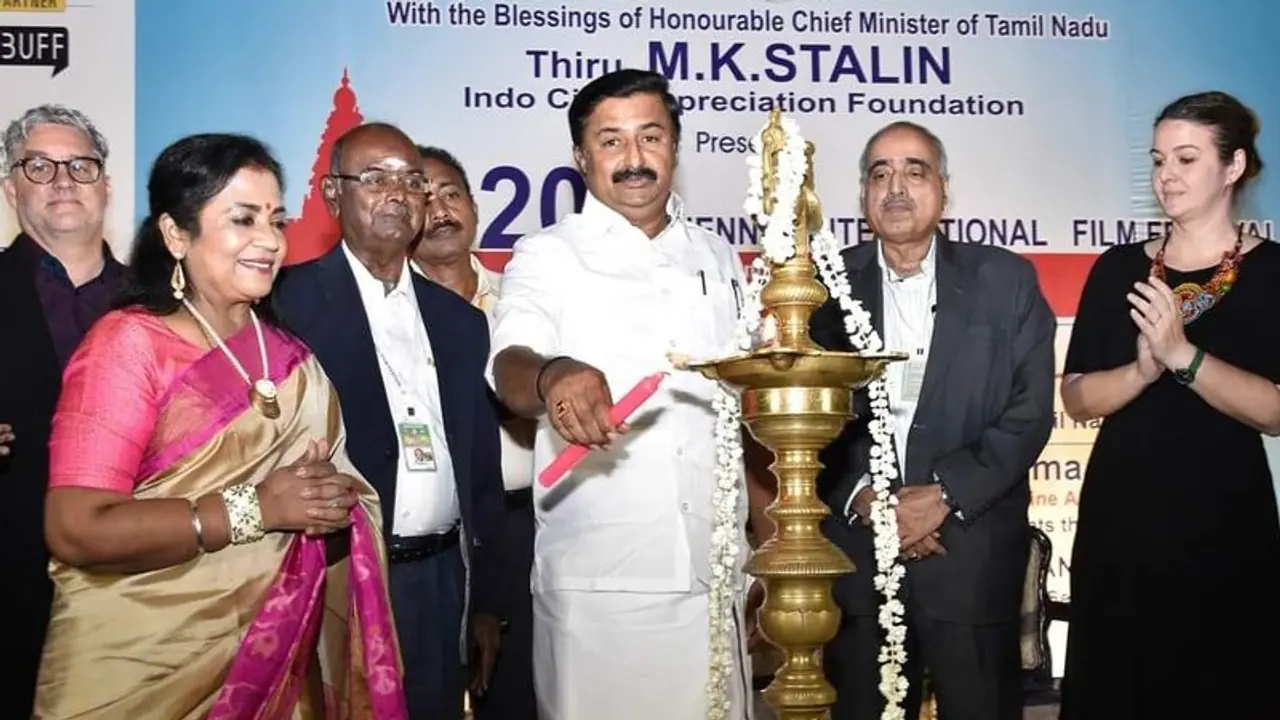 உதயநிதி எனக்கு துணையாக இருக்கிறார் எனக்கு எந்த சிரமமும் இல்லை அமைச்சர் சாமிநாதன் உதயநிதி எனக்கு துணையாக இருக்கிறார் எனக்கு எந்த சிரமமும் இல்லை அமைச்சர் சாமிநாதன்