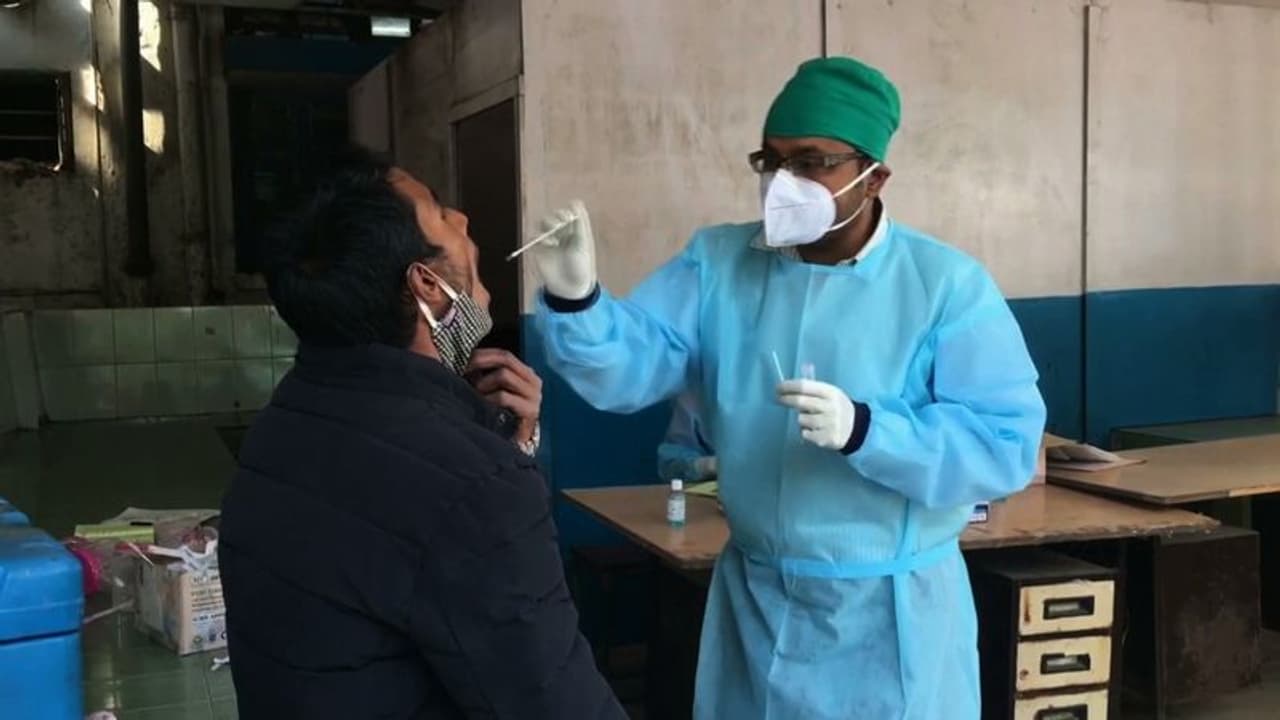 കൊവിഡ് വ്യാപന ആശങ്ക; സംസ്ഥാനങ്ങളില് ഇന്ന് അവലോകനയോഗം കൊവിഡ് വ്യാപന ആശങ്ക; സംസ്ഥാനങ്ങളില് ഇന്ന് അവലോകനയോഗം