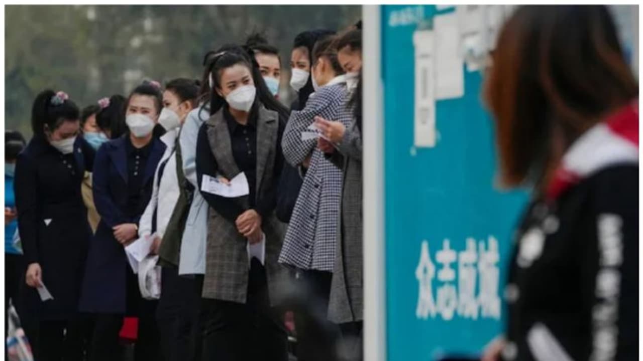  കൊവിഡ് വ്യാപനം തുടരുന്നു; ചൈനയിൽ നാരങ്ങാ വിൽപന തകൃതി, കാരണമിതാണ്