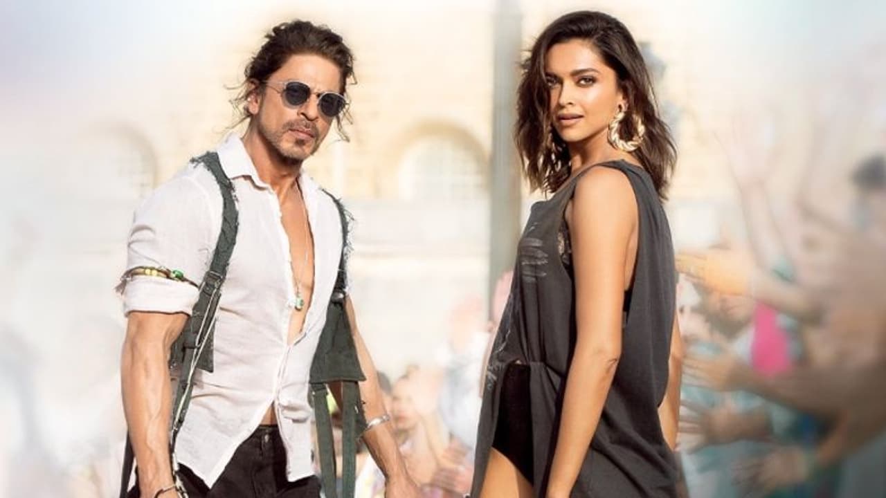 എത്തുംമുന്പേ ട്രെന്ഡിംഗ് ആയി 'പഠാനി'ലെ രണ്ടാം ഗാനം; 'ഝൂമേ ജോ പഠാന്' നാളെ എത്തുംമുന്പേ ട്രെന്ഡിംഗ് ആയി 'പഠാനി'ലെ രണ്ടാം ഗാനം; 'ഝൂമേ ജോ പഠാന്' നാളെ