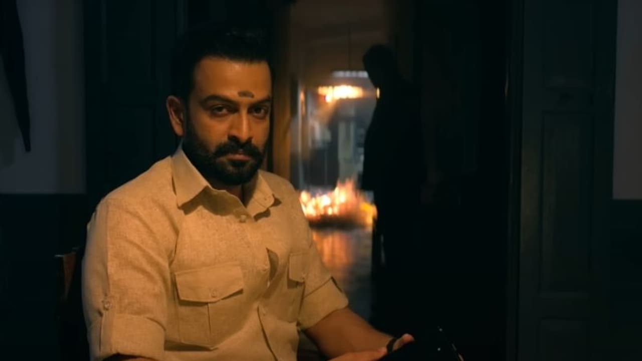 കേരളത്തില് 233 സ്ക്രീനുകള്, ജിസിസിയില് 117; വിജയപ്രതീക്ഷയില് 'കാപ്പ' നാളെ മുതല് കേരളത്തില് 233 സ്ക്രീനുകള്, ജിസിസിയില് 117; വിജയപ്രതീക്ഷയില് 'കാപ്പ' നാളെ മുതല്