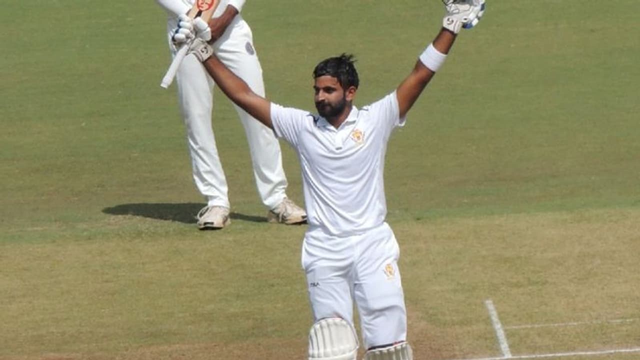 Ranji Trophy: ಸಮರ್ಥ್ ಆಕರ್ಷಕ ಶತಕ, ಕರ್ನಾಟಕ ಗೆಲುವಿನತ್ತ ದಾಪುಗಾಲು Ranji Trophy: ಸಮರ್ಥ್ ಆಕರ್ಷಕ ಶತಕ, ಕರ್ನಾಟಕ ಗೆಲುವಿನತ್ತ ದಾಪುಗಾಲು