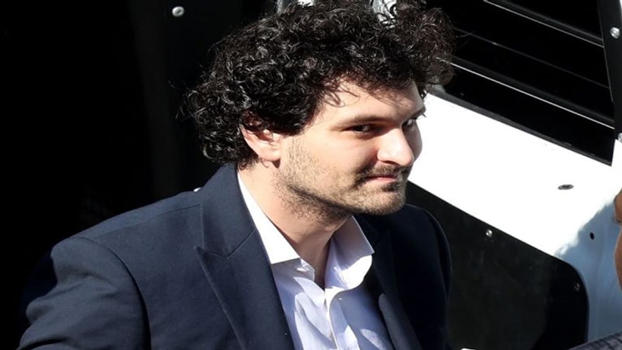 FTX के सह संस्थापक बैंकमैन फ्राइड को FBI ने हिरासत में लिया, क्रिप्टो से खड़ा किया था अरबों डॉलर का साम्राज्य FTX के सह संस्थापक बैंकमैन फ्राइड को FBI ने हिरासत में लिया, क्रिप्टो से खड़ा किया था अरबों डॉलर का साम्राज्य