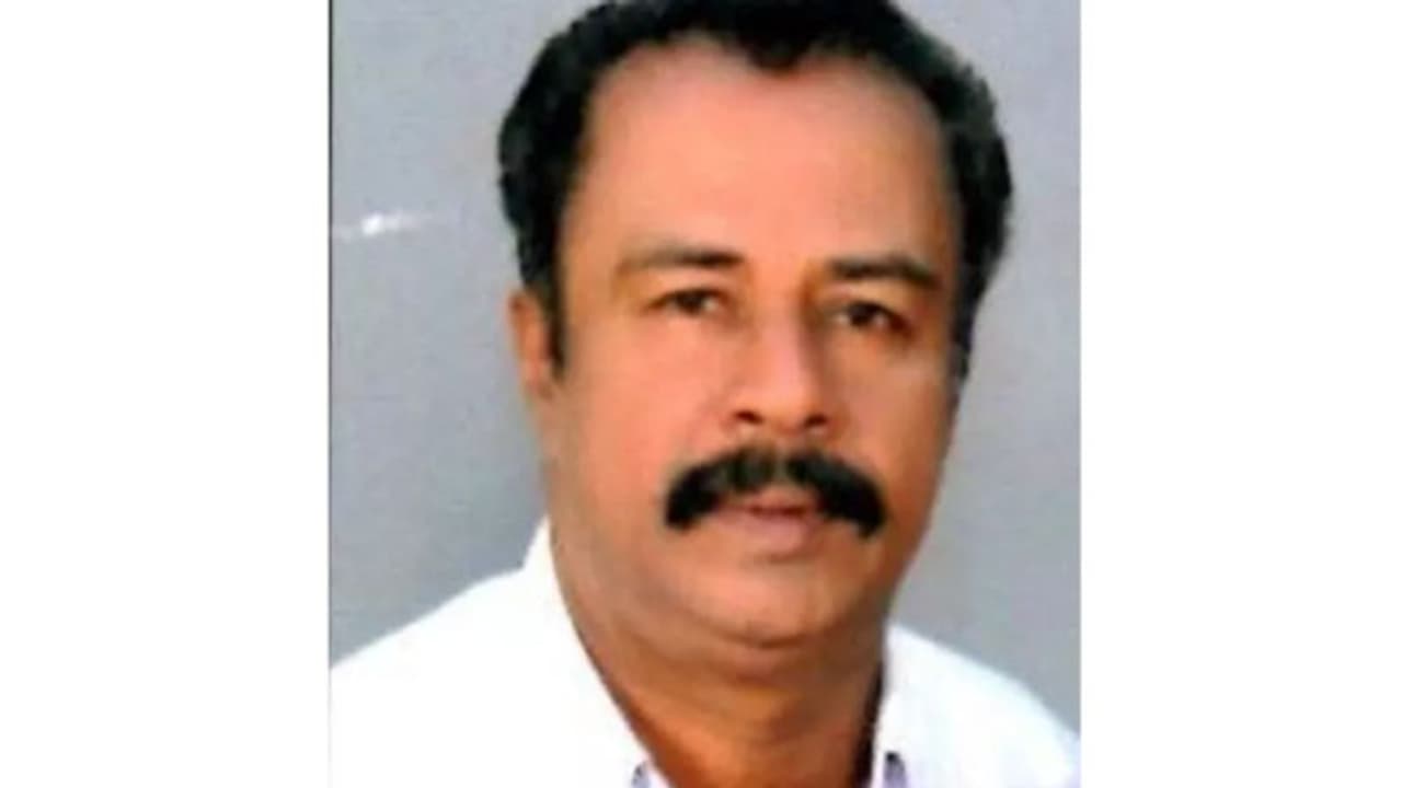 മക്കളെ സന്ദര്ശിക്കാന് യുഎഇയിലെത്തിയ മലയാളി പ്രഭാത സവാരിക്കിടെ കുഴഞ്ഞുവീണ് മരിച്ചു മക്കളെ സന്ദര്ശിക്കാന് യുഎഇയിലെത്തിയ മലയാളി പ്രഭാത സവാരിക്കിടെ കുഴഞ്ഞുവീണ് മരിച്ചു