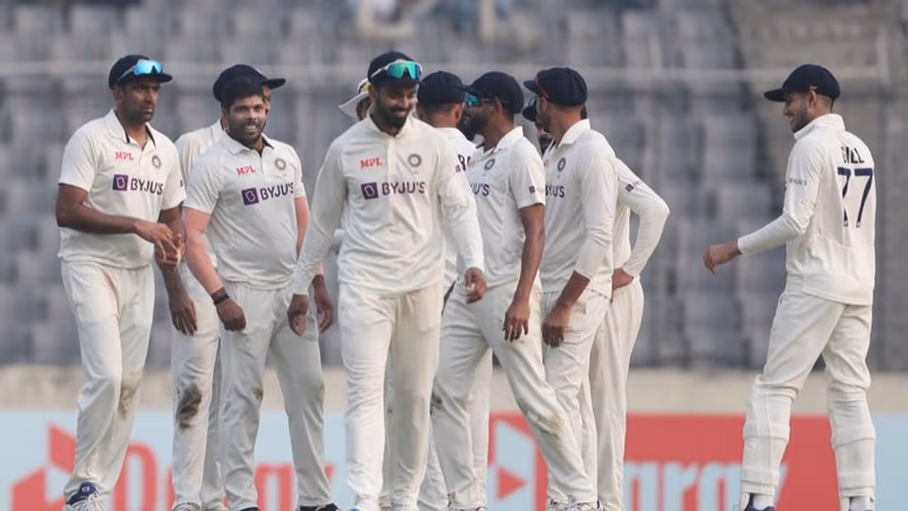 INDvsBAN 2nd Test: తొలి ఇన్నింగ్స్‌లో బంగ్లా ఆలౌట్... మోమినుల్ సెంచరీ మిస్...