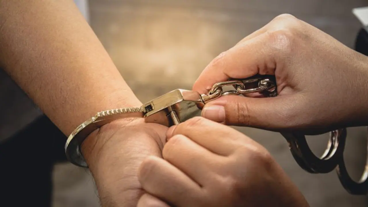 ഭാര്യയെ കൊല്ലാനുള്ള മാർ​ഗം ​ഗൂ​ഗിളിൽ തിരഞ്ഞു, പിന്നാലെയുണ്ടായത് നാടിനെ നടുക്കിയ ക്രൂര കൊല; ഭർത്താവ് അറസ്റ്റിൽ