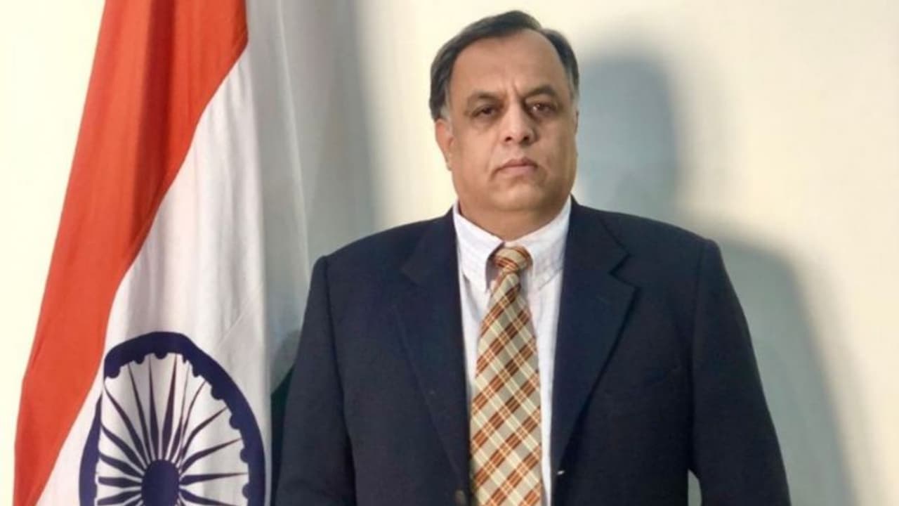 സൗദി അറേബ്യയിലെ പുതിയ ഇന്ത്യൻ അംബാസഡർ ഈ മാസം 15ന് റിയാദിലെത്തും സൗദി അറേബ്യയിലെ പുതിയ ഇന്ത്യൻ അംബാസഡർ ഈ മാസം 15ന് റിയാദിലെത്തും