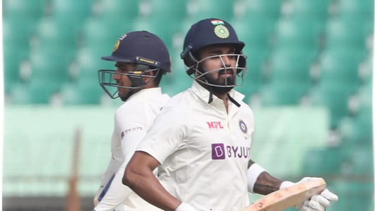 INDvsBAN 2nd Test: కెఎల్ రాహుల్, శుబ్మన్ గిల్ అవుట్... రెండు వికెట్లు కోల్పోయిన టీమిండియా... INDvsBAN 2nd Test: కెఎల్ రాహుల్, శుబ్మన్ గిల్ అవుట్... రెండు వికెట్లు కోల్పోయిన టీమిండియా...