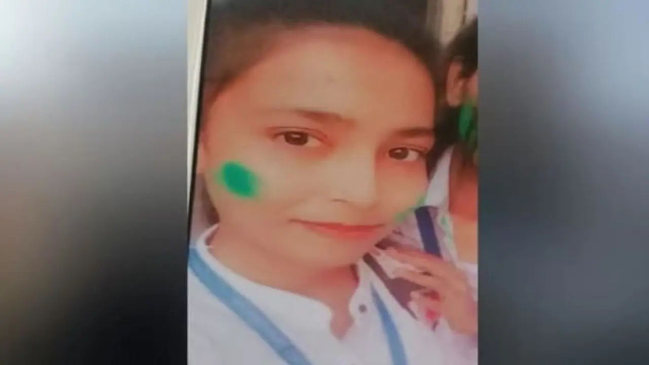 LLB की छात्रा ने तीसरी मंजिल से कूदकर किया सुसाइड, मौत की खबर को मां मानती रही मजाक LLB की छात्रा ने तीसरी मंजिल से कूदकर किया सुसाइड, मौत की खबर को मां मानती रही मजाक