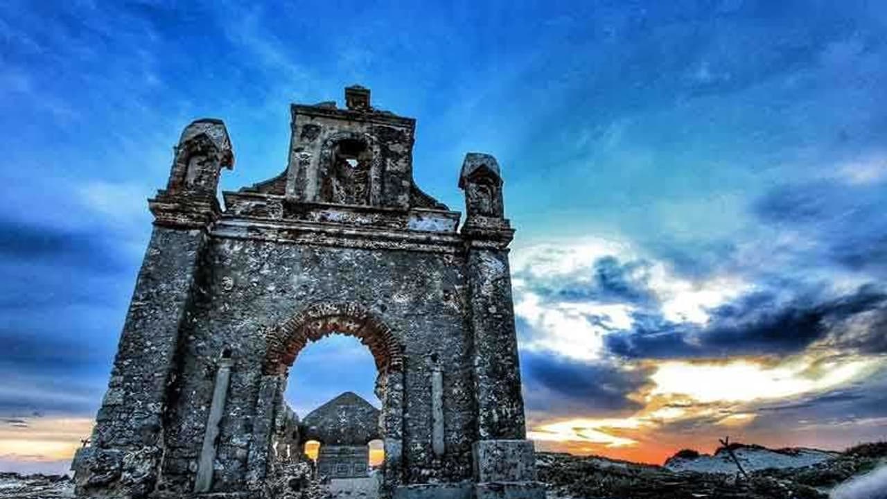 புயலால் அழிந்த தொழில் நகரம்: தனுஷ்கோடியில் கவனம் செலுத்துமா தெல்லியல்துறை புயலால் அழிந்த தொழில் நகரம்: தனுஷ்கோடியில் கவனம் செலுத்துமா தெல்லியல்துறை