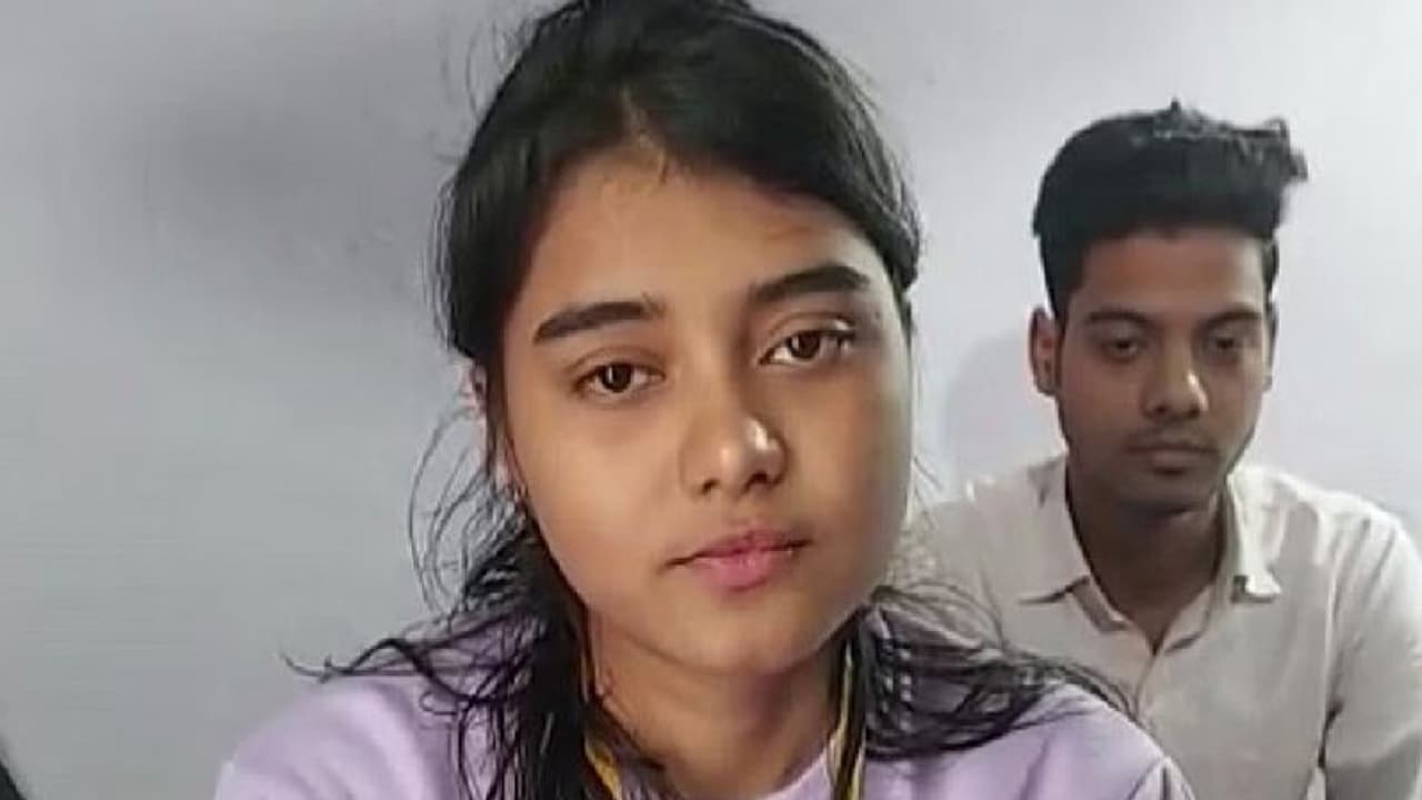 Sania Mirza Pilot: இவுங்க அவுங்க இல்லீங்க! இந்திய போர் விமானப்படையின் முதல் முஸ்லிம் பெண் பைலட் சானியா மிர்சா