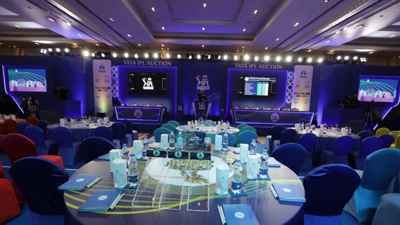 അടിസ്ഥാന വില 40 ലക്ഷം; മുൻ കെകെആർ പേസർക്ക് വേണ്ടി കോടികൾ വാരിയെറിഞ്ഞ് ഗുജറാത്ത് അടിസ്ഥാന വില 40 ലക്ഷം; മുൻ കെകെആർ പേസർക്ക് വേണ്ടി കോടികൾ വാരിയെറിഞ്ഞ് ഗുജറാത്ത്