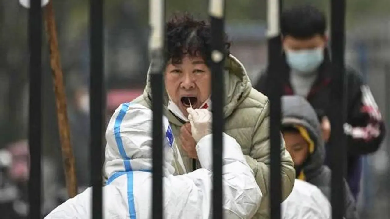 चीन में हर ओर हाहाकार: क्रीमिटोरियम में 20 दिनों की वेटिंग, मोर्चरी में शव रखने की जगह नहीं... चीन में हर ओर हाहाकार: क्रीमिटोरियम में 20 दिनों की वेटिंग, मोर्चरी में शव रखने की जगह नहीं...