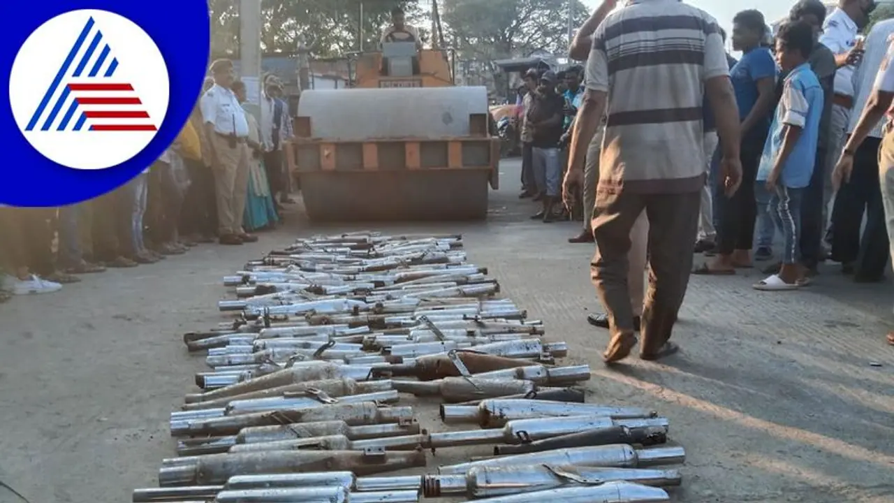 Shivamogga: ಕರ್ಕಶ ಶಬ್ದ ಮಾಡುವ ವಾಹನಗಳ ಸೈಲೆನ್ಸರ್‌ಗಳ ವಿರುದ್ಧ ಬುಲ್ಡೋಜರ್ ಕಾರ್ಯಾಚರಣೆ