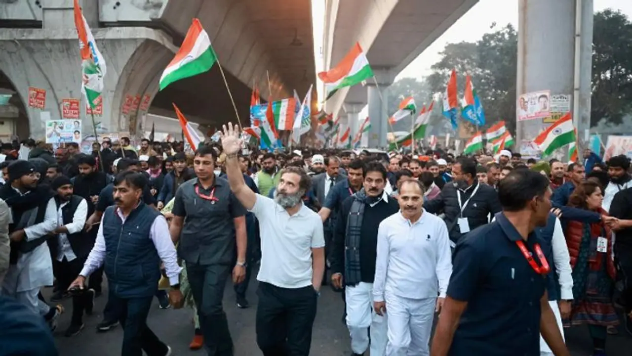 ఢిల్లీలో అడుగు పెట్టిన రాహుల్ భారత్ జోడో యాత్ర.. పార్టీ శ్రేణుల ఘన స్వాగతం.. ఢిల్లీలో అడుగు పెట్టిన రాహుల్ భారత్ జోడో యాత్ర.. పార్టీ శ్రేణుల ఘన స్వాగతం..