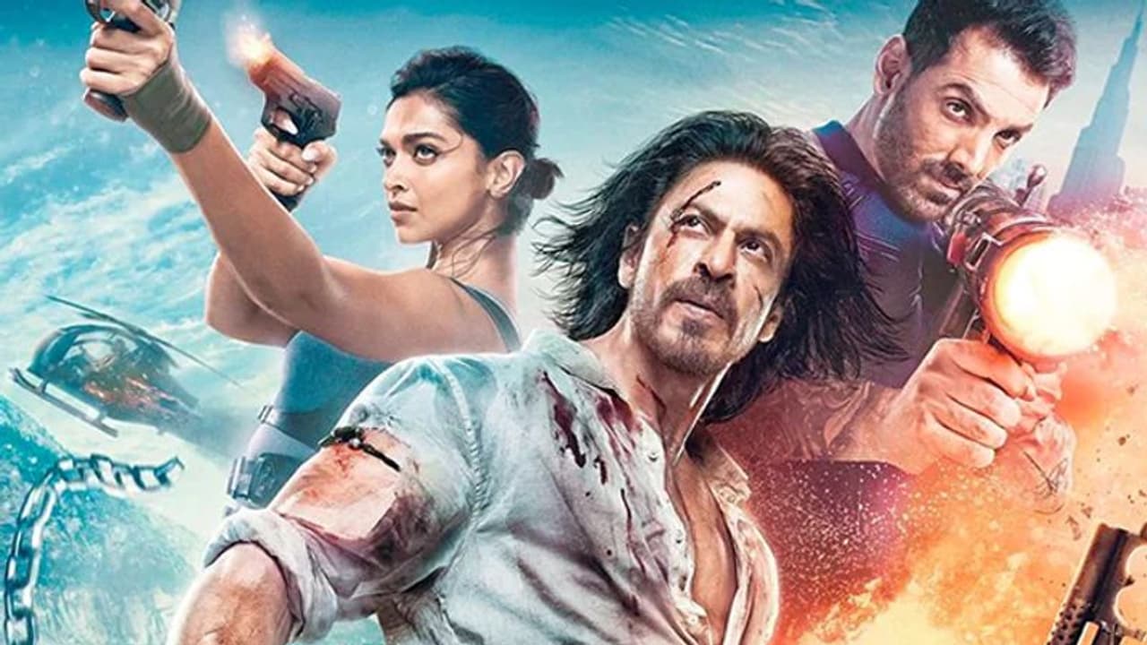 विवादों में घिरी 'पठान' को बचाने मेकर्स ने चली चाल! ऐसा करने वाली पहली इंडियन फिल्म होगी