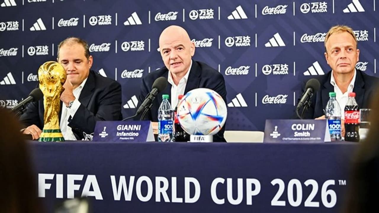 2026ஆம் ஆண்டுக்கான ஃபிபா உலகக் கோப்பை கால்பந்து போட்டியை யார் நடத்துறாங்க தெரியுமா?