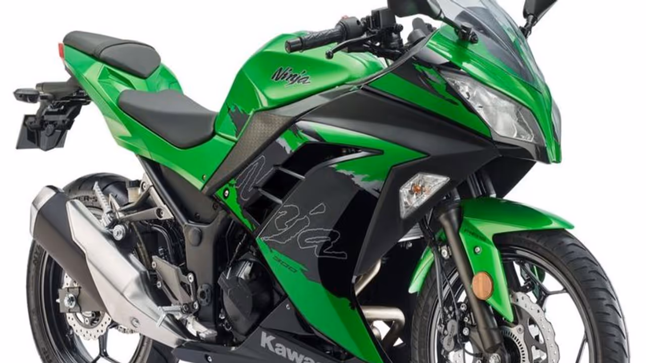 വിലക്കിഴിവിൽ കാവസാക്കി നിൻജ 300 സ്വന്തമാക്കാം വിലക്കിഴിവിൽ കാവസാക്കി നിൻജ 300 സ്വന്തമാക്കാം