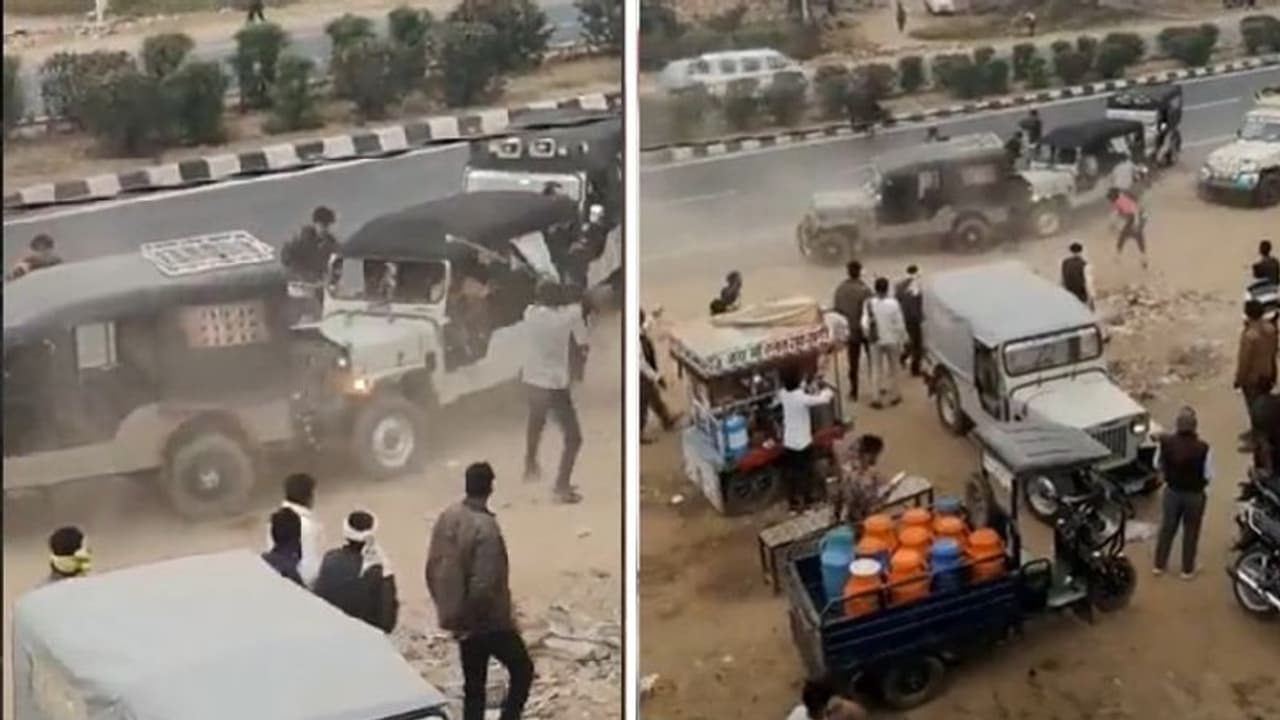 राजस्थान में गैंगवार का लाइव वीडियो आया सामने, देखिए कैसे जानवरों की तरह बरसाए लाठी डंडे राजस्थान में गैंगवार का लाइव वीडियो आया सामने, देखिए कैसे जानवरों की तरह बरसाए लाठी डंडे