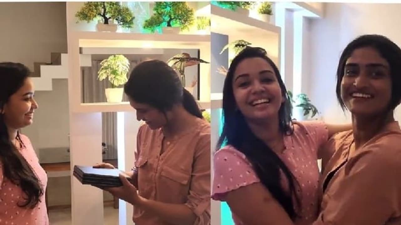 നാത്തൂന് സർപ്രൈസ് സമ്മാനവുമായി ആലീസ് ക്രിസ്റ്റി, വീഡിയോ നാത്തൂന് സർപ്രൈസ് സമ്മാനവുമായി ആലീസ് ക്രിസ്റ്റി, വീഡിയോ