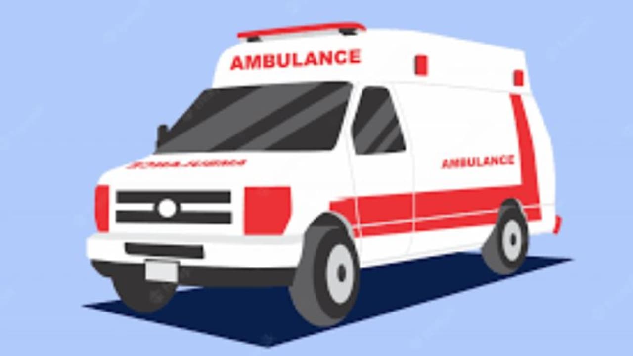 రూ. 3000 డిమాండ్ చేసిన అంబులెన్స్ డ్రైవర్.. తల్లి శవాన్ని భుజాలపై మోసుకెళ్లారు