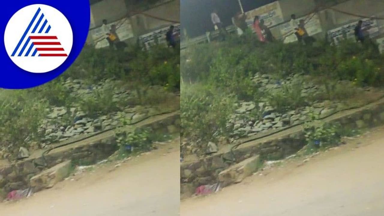 Chitradurga News: ಬಸ್ ನಿಲ್ಲಿಸದಿದ್ದರೆ ರಾಷ್ಟ್ರೀಯ ಹೆದ್ದಾರಿ ತಡೆಗೆ ತೀರ್ಮಾನ Chitradurga News: ಬಸ್ ನಿಲ್ಲಿಸದಿದ್ದರೆ ರಾಷ್ಟ್ರೀಯ ಹೆದ್ದಾರಿ ತಡೆಗೆ ತೀರ್ಮಾನ