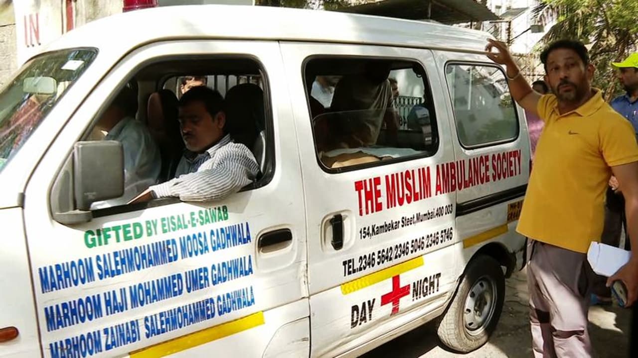 മുംബൈയിൽ കൊല്ലപ്പെട്ട ഹനീഫയുടെ മൃതദേഹം ഇന്ന് നാട്ടിലെത്തിക്കും, കൂടുതൽ അറസ്റ്റിന് സാധ്യത മുംബൈയിൽ കൊല്ലപ്പെട്ട ഹനീഫയുടെ മൃതദേഹം ഇന്ന് നാട്ടിലെത്തിക്കും, കൂടുതൽ അറസ്റ്റിന് സാധ്യത