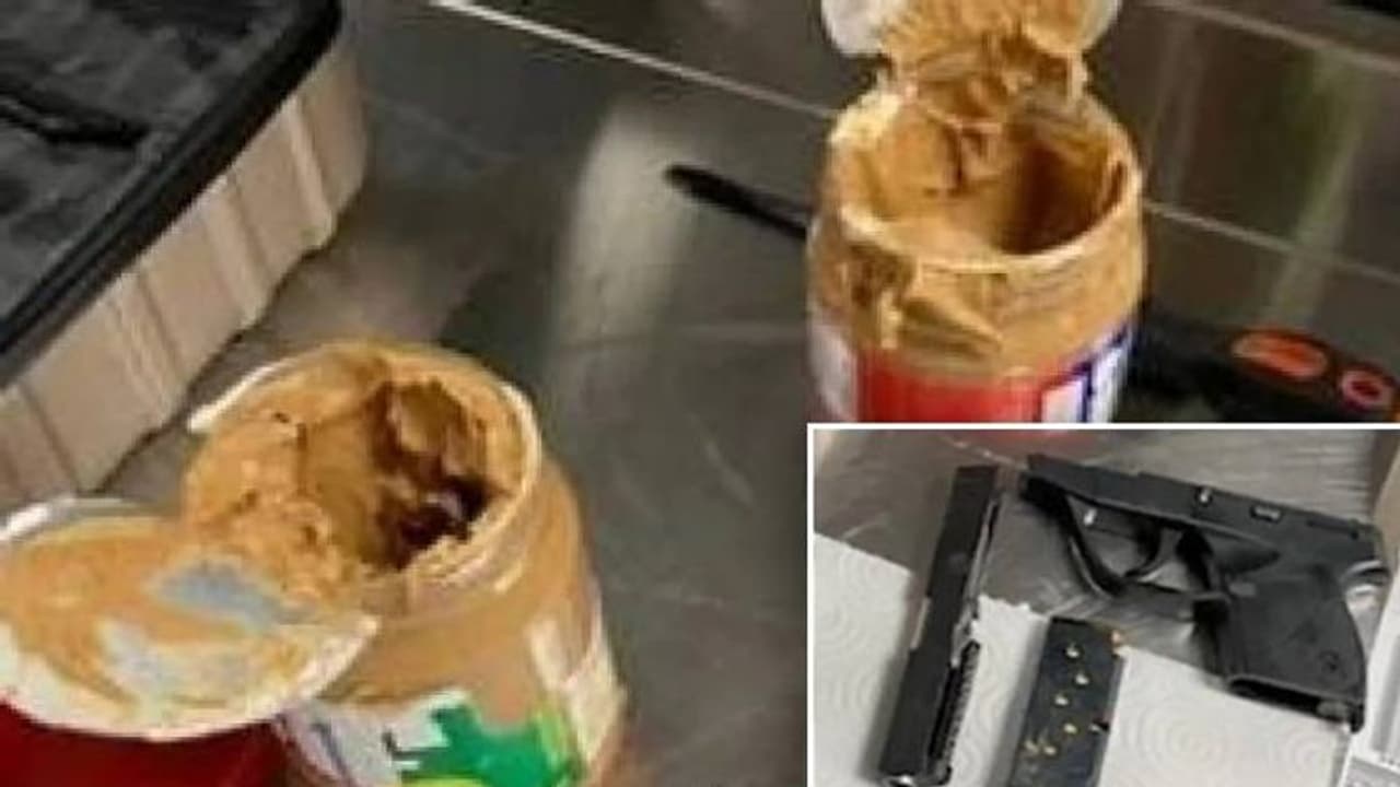 പീനട്ട് ബട്ടറിനുള്ളിൽ തോക്ക് ഒളിപ്പിച്ച് കടത്താൻ ശ്രമിച്ച ആൾ പിടിയിൽ പീനട്ട് ബട്ടറിനുള്ളിൽ തോക്ക് ഒളിപ്പിച്ച് കടത്താൻ ശ്രമിച്ച ആൾ പിടിയിൽ