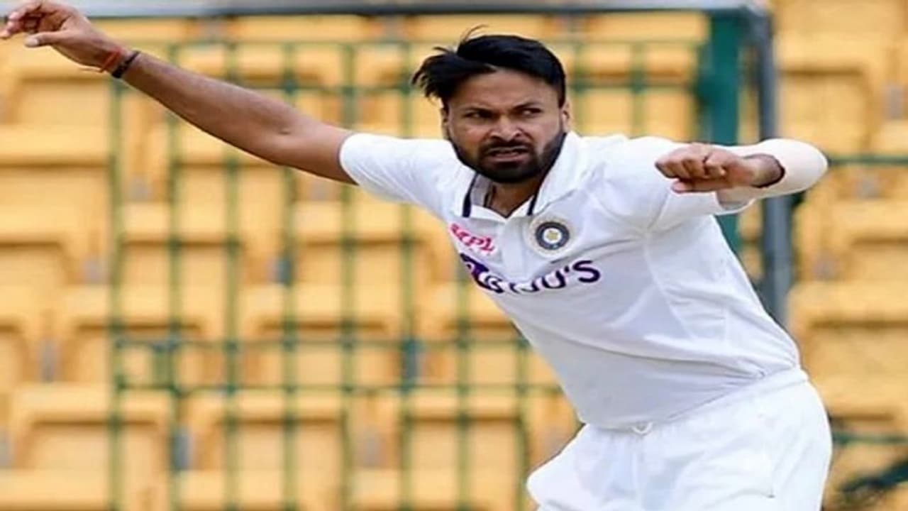 ముకేశ్ కుమార్‌కి తొలి టెస్టు వికెట్... వర్షం కారణంగా ఆగిన ఆట, టీమిండియా స్కోరుకి ఆమడ దూరంలో..