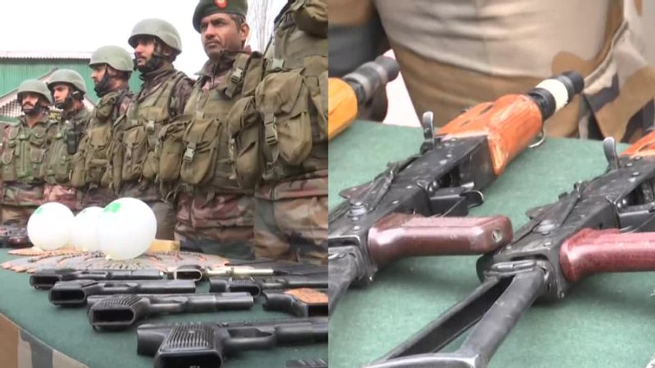 അതിർത്തിയിൽ എകെ74 തോക്കുകൾ, ബുള്ളറ്റുകൾ, ചൈന, പാക് നിർമിത പിസ്റ്റലുകൾ, പിടിച്ചെടുത്ത് സുരക്ഷാസേന