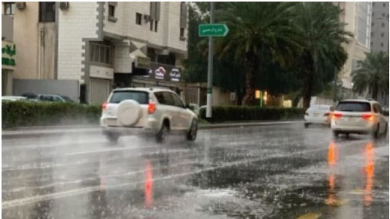 അടുത്ത ചൊവ്വാഴ്ച വരെ സൗദിയിൽ മഴ തുടരാൻ സാധ്യത; മുന്നറിയിപ്പ് നൽകി അധികൃതർ അടുത്ത ചൊവ്വാഴ്ച വരെ സൗദിയിൽ മഴ തുടരാൻ സാധ്യത; മുന്നറിയിപ്പ് നൽകി അധികൃതർ