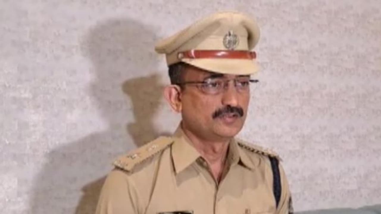 ജോലിയിൽ നിന്ന് പിരിച്ചുവിട്ടു, മുതലാളിയെയും അച്ഛനെയും ബന്ധുവിനെയും കൊലപ്പെടുത്തി തൊഴിലാളികൾ ജോലിയിൽ നിന്ന് പിരിച്ചുവിട്ടു, മുതലാളിയെയും അച്ഛനെയും ബന്ധുവിനെയും കൊലപ്പെടുത്തി തൊഴിലാളികൾ