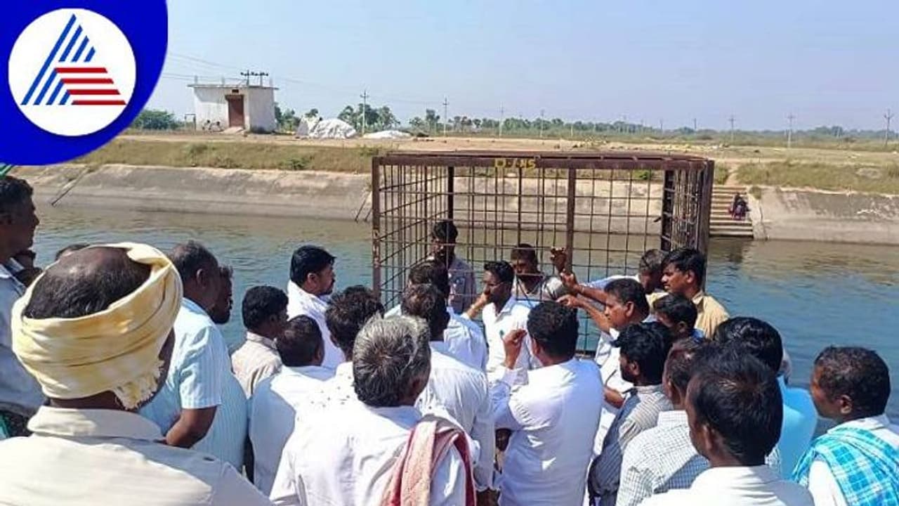 ಮಸ್ಕಿ: ನೀರಿನ ಗೇಜ್ ಹೆಚ್ಚಿಸುವಂತೆ ರೈತರಿಂದ ಧರಣಿ ಮಸ್ಕಿ: ನೀರಿನ ಗೇಜ್ ಹೆಚ್ಚಿಸುವಂತೆ ರೈತರಿಂದ ಧರಣಿ