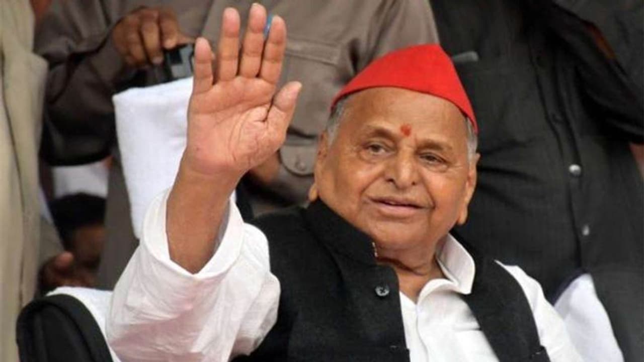 മുലായം സിംഗ് യാദവിന് പത്മവിഭൂഷൺ; പരിഹസിക്കുന്നതിന് തുല്യമെന്ന് സമാജ് വാദി പാർട്ടി മുലായം സിംഗ് യാദവിന് പത്മവിഭൂഷൺ; പരിഹസിക്കുന്നതിന് തുല്യമെന്ന് സമാജ് വാദി പാർട്ടി