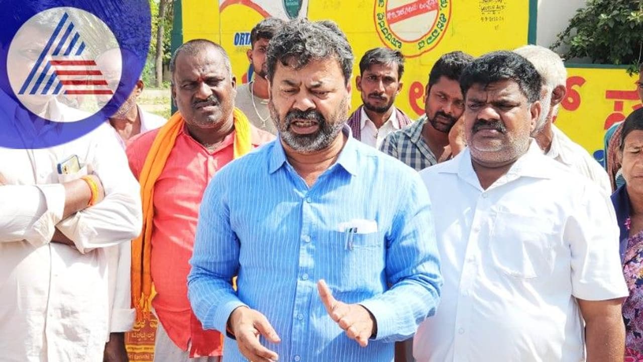 ಹೆಣ್ಣು ಮಕ್ಕಳ ರಕ್ಷಣೆಗಾಗಿ ಲವ್ ಜಿಹಾದ್ ವಿರೋಧಿ ಕಾನೂನು ಅಗತ್ಯ: ರೇಣುಕಾಚಾರ್ಯ ಸಮರ್ಥನೆ ಹೆಣ್ಣು ಮಕ್ಕಳ ರಕ್ಷಣೆಗಾಗಿ ಲವ್ ಜಿಹಾದ್ ವಿರೋಧಿ ಕಾನೂನು ಅಗತ್ಯ: ರೇಣುಕಾಚಾರ್ಯ ಸಮರ್ಥನೆ