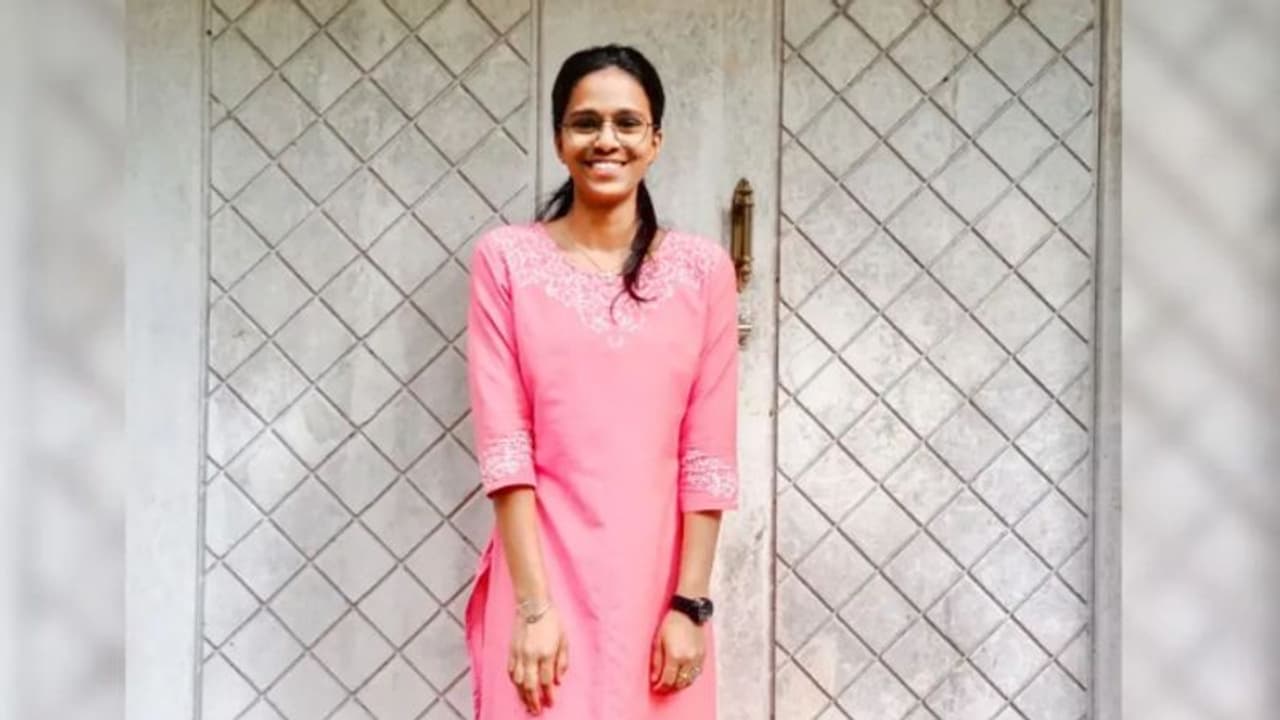 മുട്ടറ്റം വെള്ളത്തിലും അനുപ്രിയയുടെ ജീവനെടുത്തത് പുഴയിലെ ചെളി മുട്ടറ്റം വെള്ളത്തിലും അനുപ്രിയയുടെ ജീവനെടുത്തത് പുഴയിലെ ചെളി