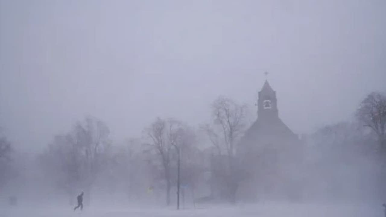 క్రిస్మస్ వేళ అమెరికాలో విషాదం.. 31మందిని బలిగొన్న మంచు తుఫాను.. క్రిస్మస్ వేళ అమెరికాలో విషాదం.. 31మందిని బలిగొన్న మంచు తుఫాను..