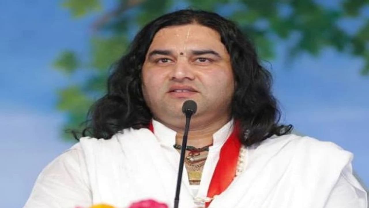 मथुरा: कथावाचक देवकीनंदन को मिली बम से उड़ाने की धमकी, कॉलर बोला 'मथुरा चौक पर जिंदा जला दूंगा' मथुरा: कथावाचक देवकीनंदन को मिली बम से उड़ाने की धमकी, कॉलर बोला 'मथुरा चौक पर जिंदा जला दूंगा'