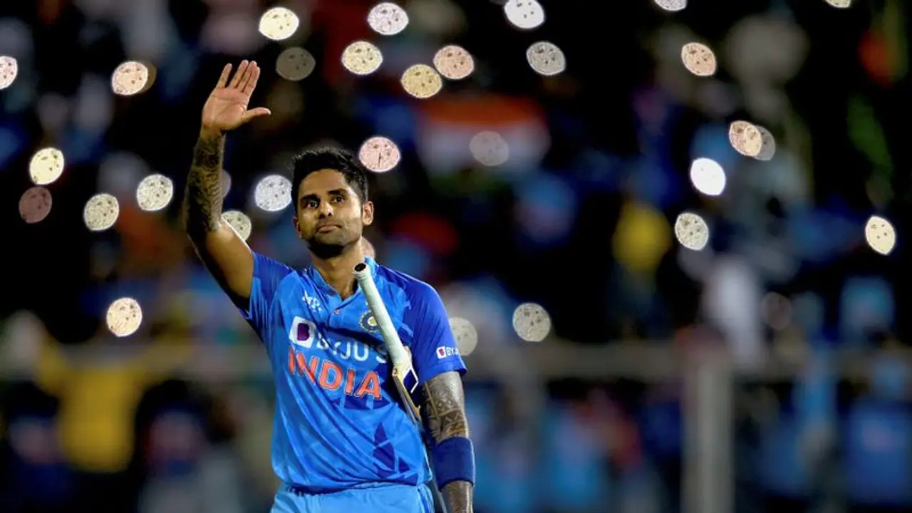 രോഹിത്തും കോലിയും അറിയുന്നുണ്ടോ; സ്വപ്‌ന റെക്കോര്‍ഡ് 'സ്കൈ' തകര്‍ക്കാനായി, അതും പാതിപോലും മത്സരം കളിക്കാതെ 