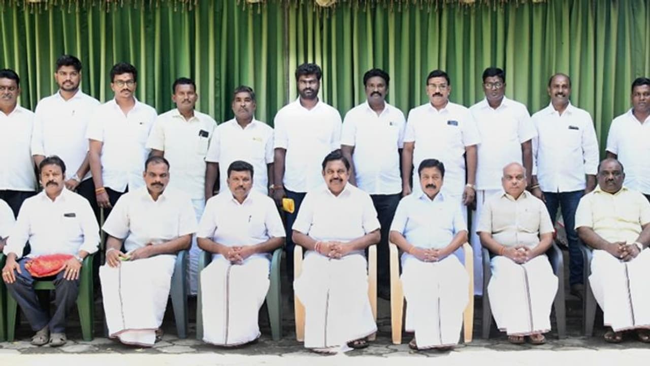 அதிமுகவை ஒன்றிணைப்பது இருக்கட்டும்! முதல்ல அவங்க குடும்பம் ஒன்றிணையட்டும்! டிடிவி.யை விமர்சித்த பாலசுந்தரம்.! அதிமுகவை ஒன்றிணைப்பது இருக்கட்டும்! முதல்ல அவங்க குடும்பம் ஒன்றிணையட்டும்! டிடிவி.யை விமர்சித்த பாலசுந்தரம்.!