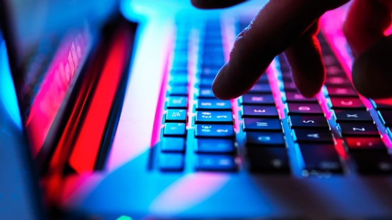 'തെറ്റ് ചെയ്‍തവരാണ് മറഞ്ഞിരിക്കേണ്ടത്'; സൈബര്‍ ആക്രമണം ഇപ്പോഴും നേരിടുന്നെന്ന് അതിജീവിത